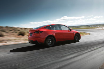 Essensielle tilbehør for Tesla-roadtrips med Model Y