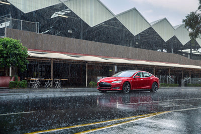 How to drive safely in rainy day?