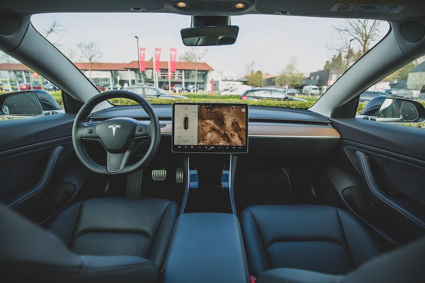 Cómo mantener limpio el interior de tu Tesla?