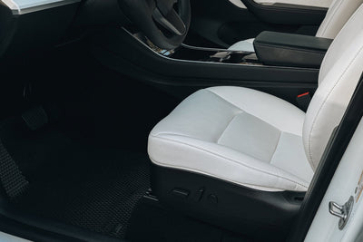 Bevare Elegance: En Detaljeret Guide til Pleje af Dine Teslas Hvide Sæder