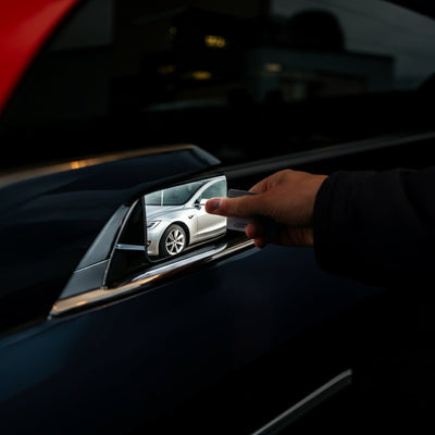 Tesla potrebbe eliminare gradualmente le chiavi card per l'accesso al veicolo