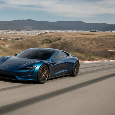Tesla Roadster affronta una dura concorrenza dalla supercar da 3000 CV di BYD