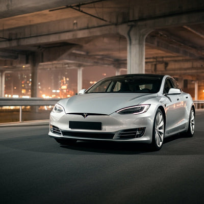 Las audaces decisiones de Tesla: Análisis de las estrategias de entrega del segundo trimestre y su impacto en el mercado