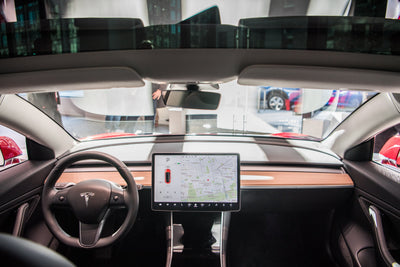 Revelando o Roteiro do FSD da Tesla: Moldando o Futuro da Condução Autónoma
