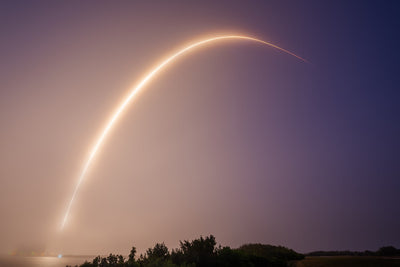Starlink 6-92 ha portato in orbita il 3.000º satellite Starlink del 2025 durante il 32º volo del B1067