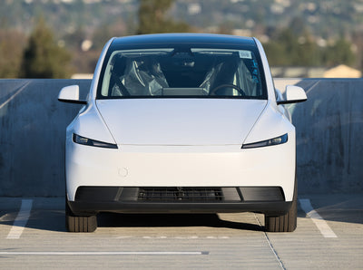 Tesla ha pubblicato il brevetto per un tetto trasparente alle radiofrequenze, US 2025/0368267