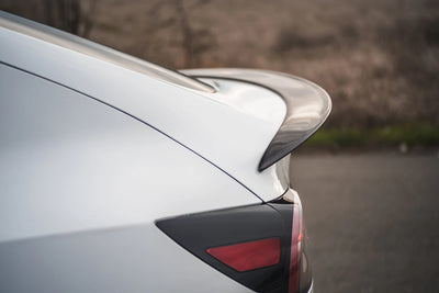 Eleve a Sua Viagem: Um Guia Completo para Instalar um Spoiler no Seu Tesla Model Y