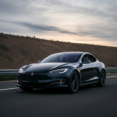 I più grandi miglioramenti della guida completamente autonoma Tesla dalla versione 13 alla 14