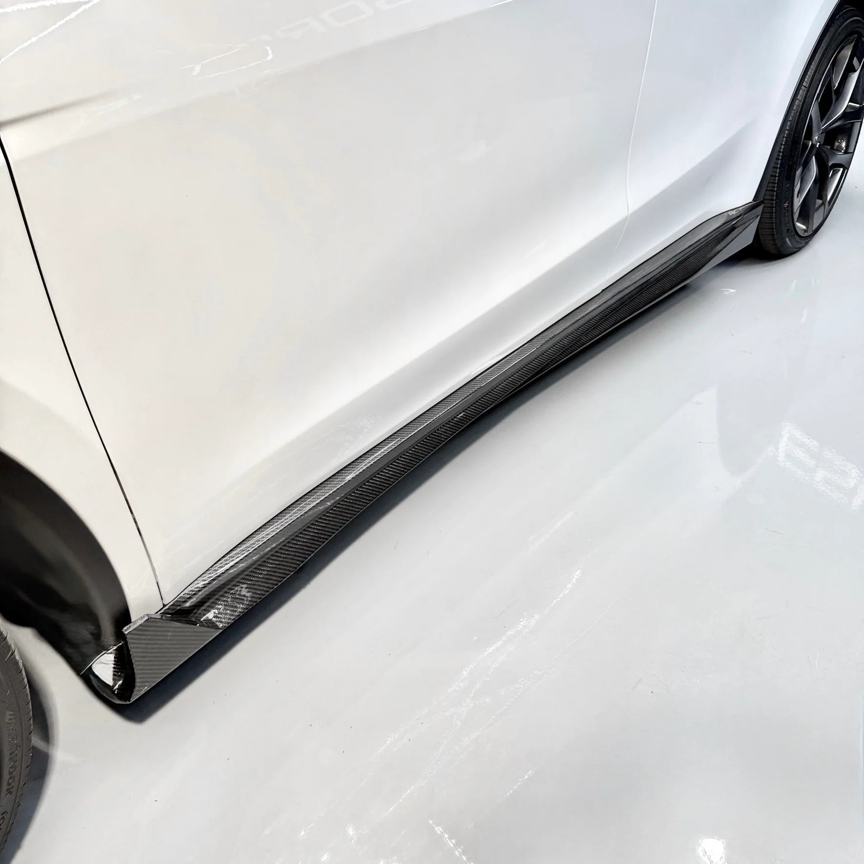 Carbon Fiber Side Skirts for Model Y Juniper - High Performance Exterior Upgrade (Glossy/Matte) - Tesery Official Store
