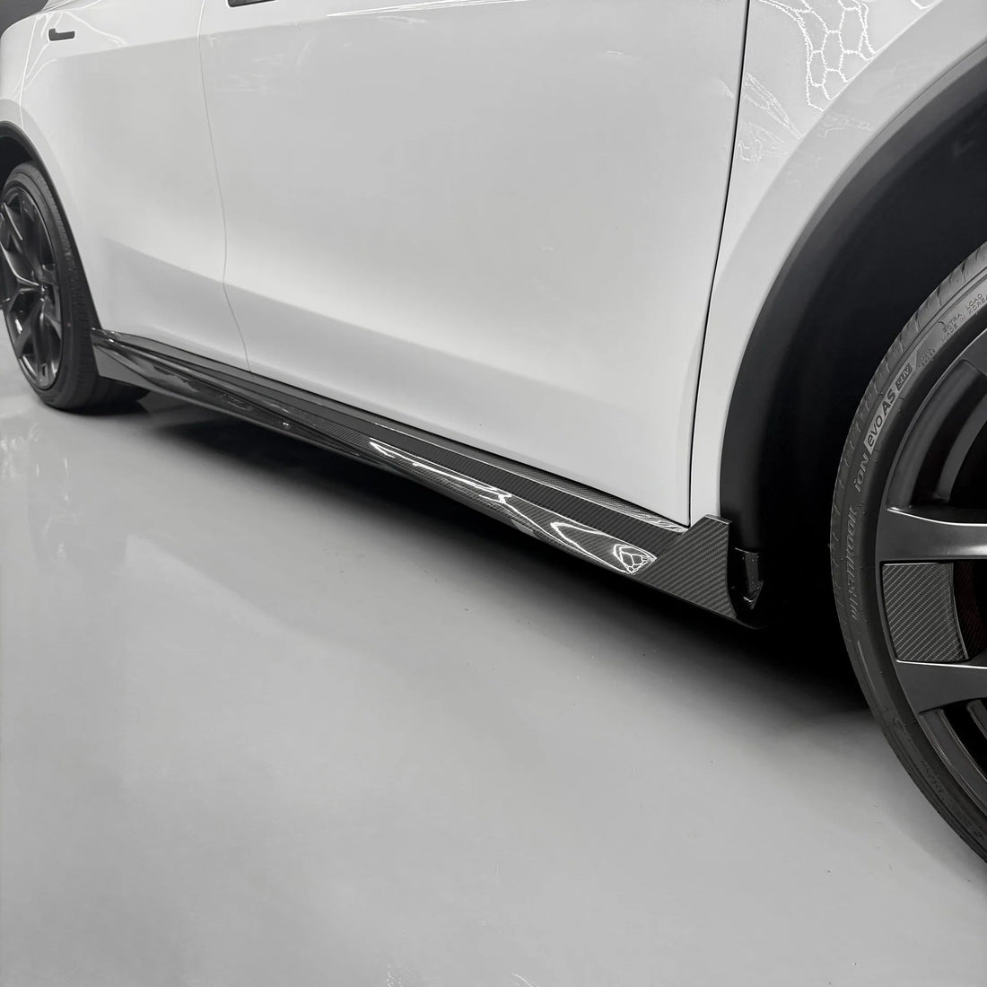 Carbon Fiber Side Skirts for Model Y Juniper - High Performance Exterior Upgrade (Glossy/Matte) - Tesery Official Store