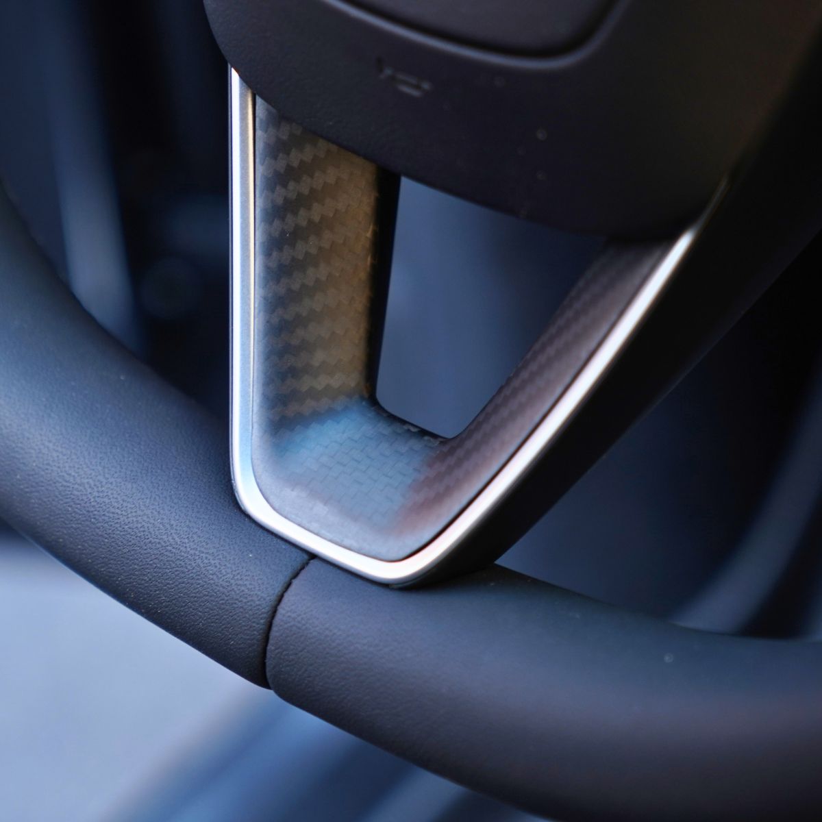 Dry Carbon Fiber Steering Wheel Trim Cover for Model 3 Highland / Model Y Juniper (3 Pieces) - Tesery Official Store