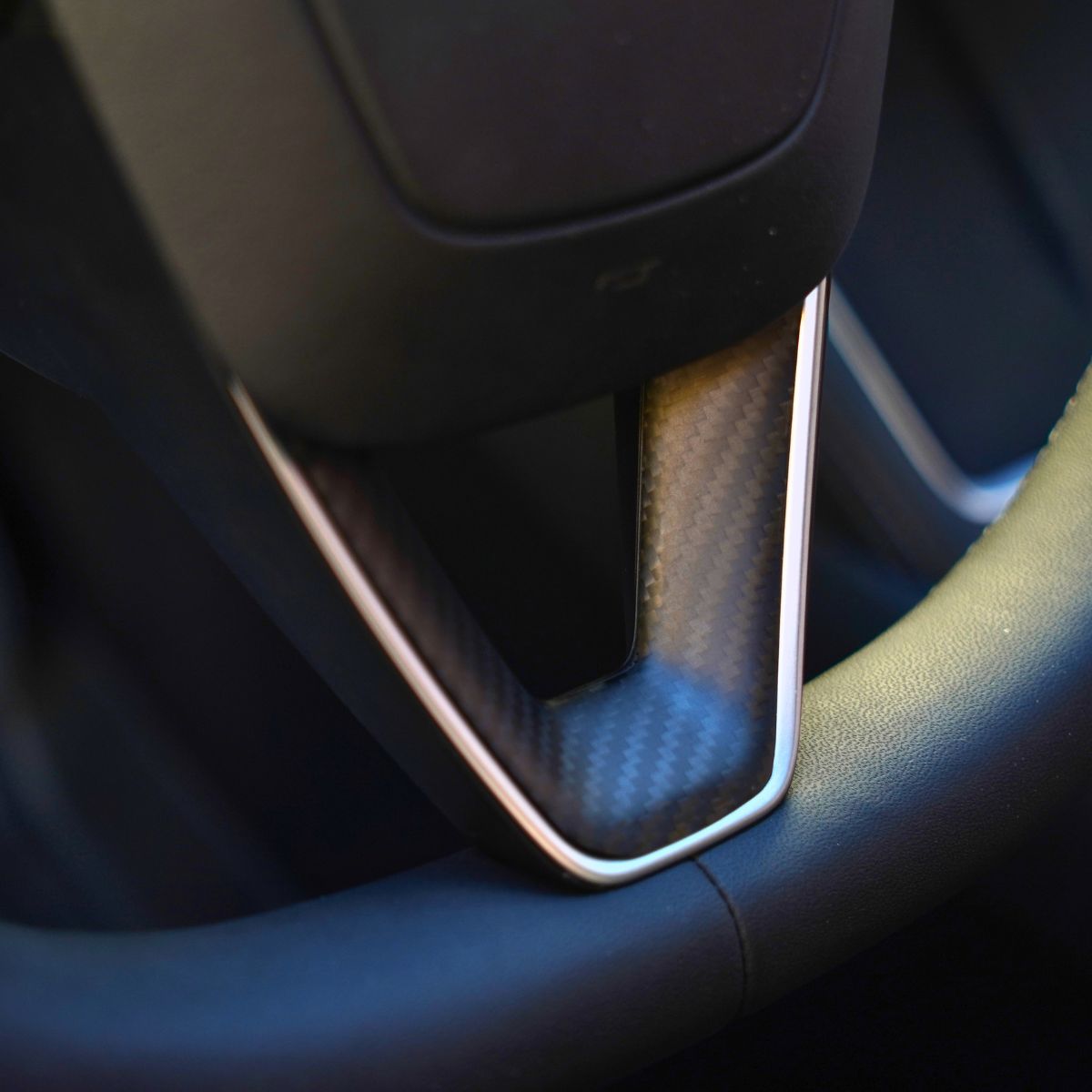 Dry Carbon Fiber Steering Wheel Trim Cover for Model 3 Highland / Model Y Juniper (3 Pieces) - Tesery Official Store
