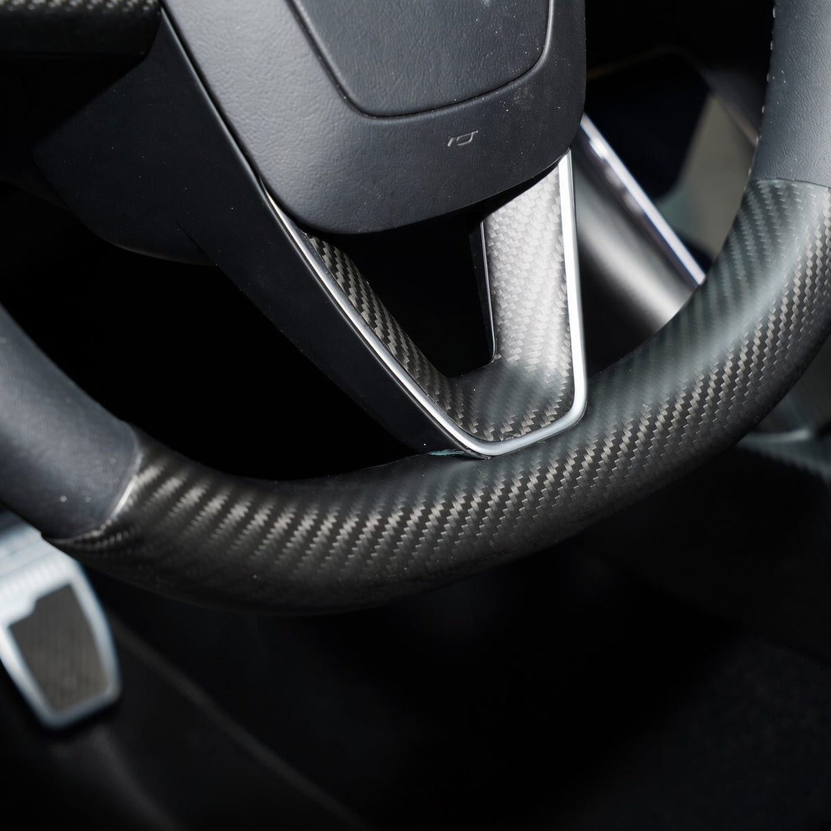 Dry Carbon Fiber Steering Wheel Trim Cover Kit for Model Y Juniper Premium / Model Y Standard / Model YL - Tesery Official Store