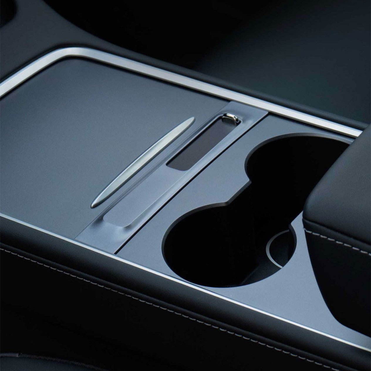 Tesla USB Hub For Model 3 & Model Y - Fast Charging Station With Retractable Cables