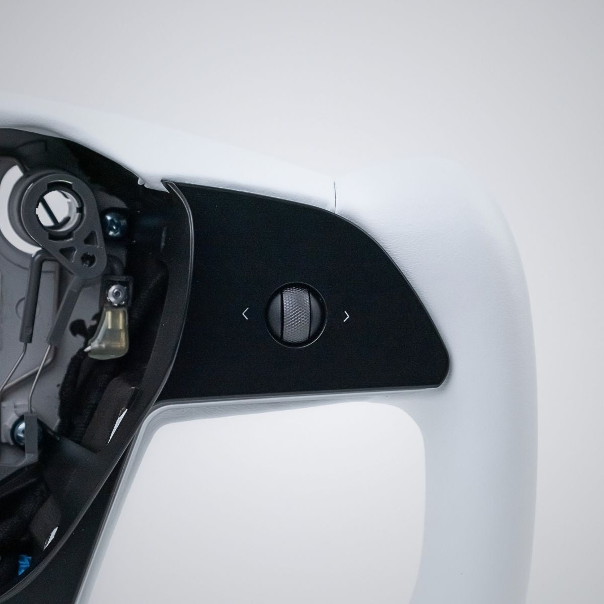 Tesery Yoke Plaid Steering Wheel for Tesla Model 3 / Y【White Leather】 - Tesery Official Store